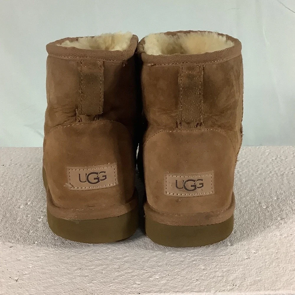 UGG Classic Mini II Chestnut Brown Suede Sheepskin Ankle Boots Mens 7 Womens 9